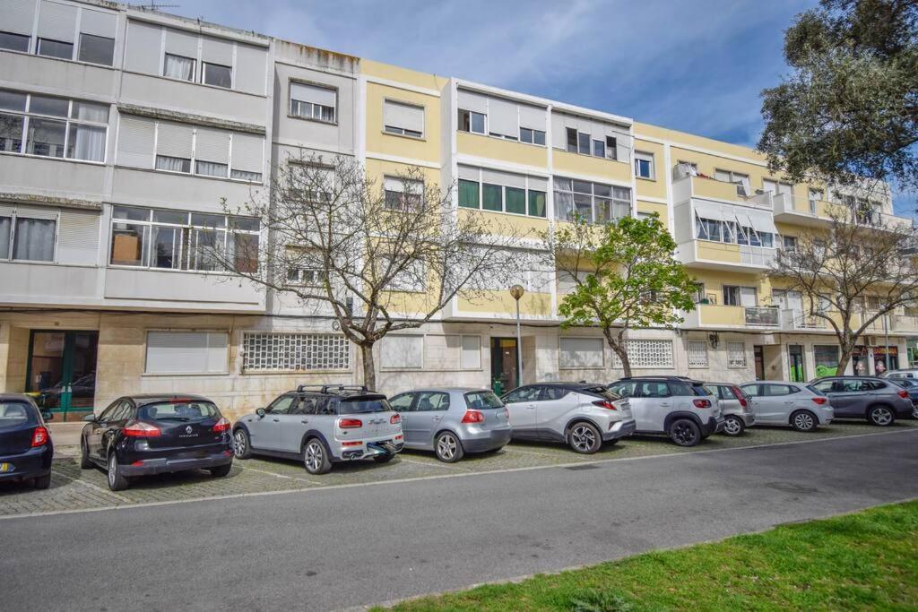 Cozy And Sunny Family Apartment Lisboa Exteriör bild