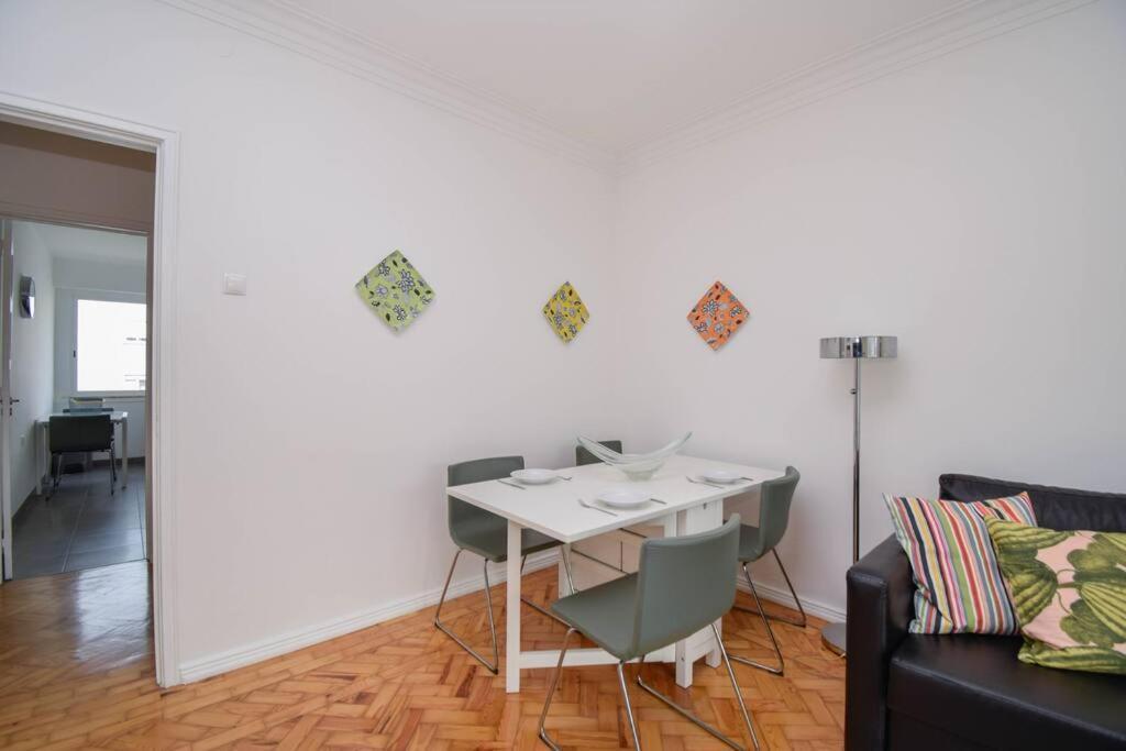 Cozy And Sunny Family Apartment Lisboa Exteriör bild
